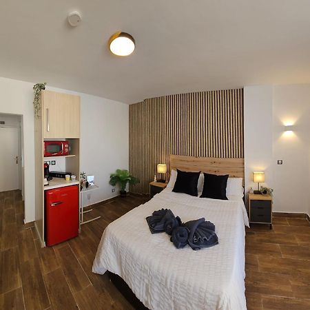 Namaste Modern Elegance City Center Apartment By Namaste Elite ตอร์เรโมลิโนส ภายนอก รูปภาพ