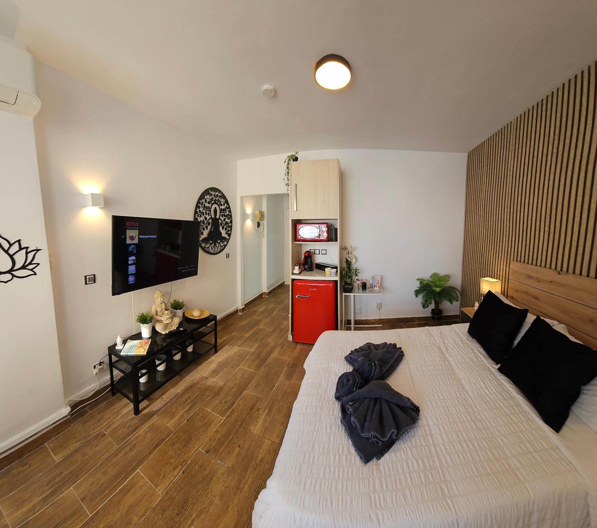 Namaste Modern Elegance City Center Apartment By Namaste Elite ตอร์เรโมลิโนส ภายนอก รูปภาพ
