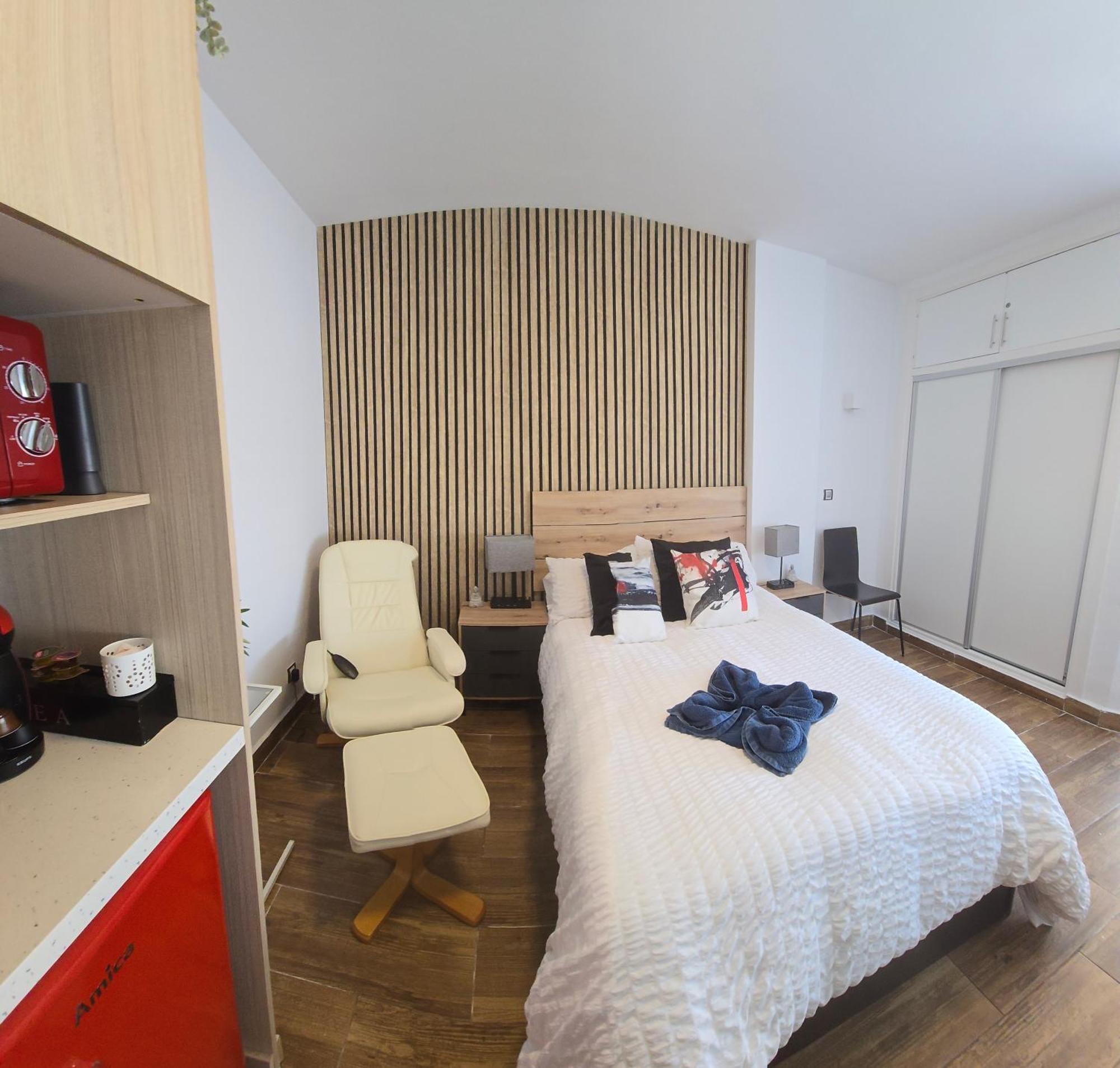Namaste Modern Elegance City Center Apartment By Namaste Elite ตอร์เรโมลิโนส ภายนอก รูปภาพ